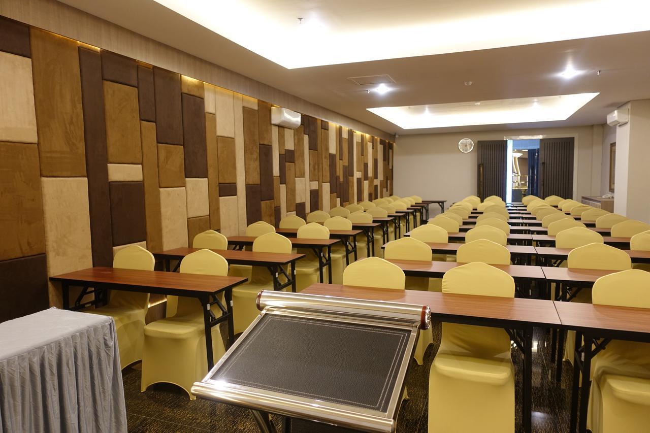 M Hotel Kupang Kupang  Luaran gambar