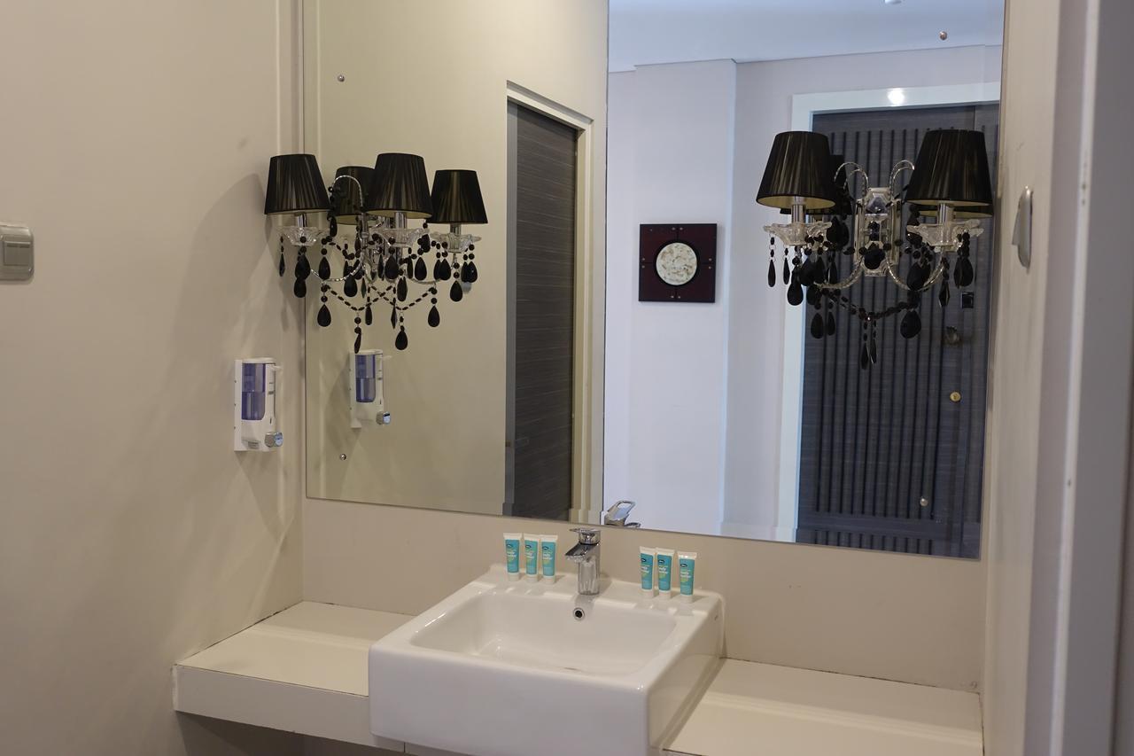 M Hotel Kupang Kupang  Luaran gambar