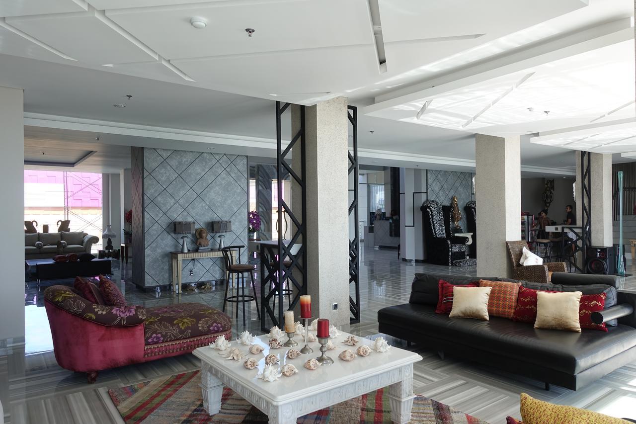 M Hotel Kupang Kupang  Luaran gambar