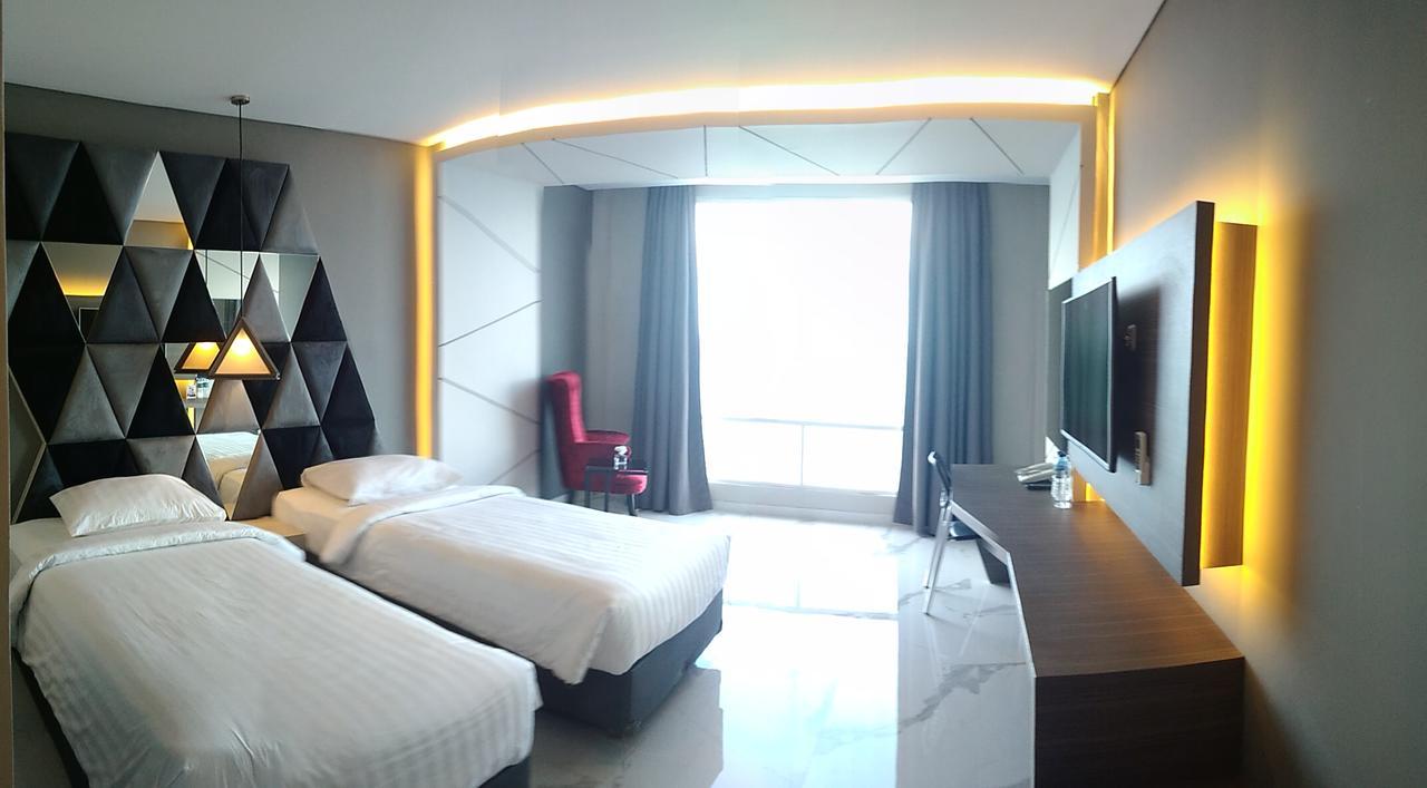 M Hotel Kupang Kupang  Luaran gambar