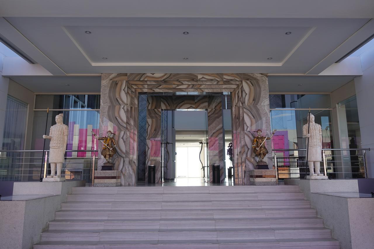 M Hotel Kupang Kupang  Luaran gambar